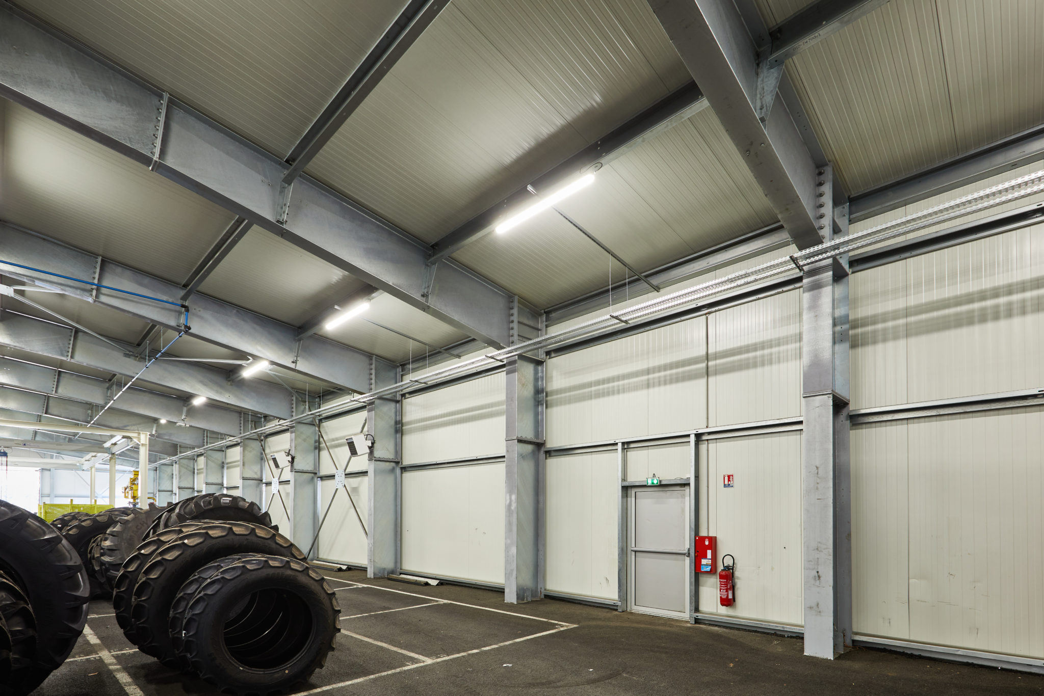 Hangar métallique NEXTENSIA 100% acier à la vente ou à la location - NEXTENSIA Hangar métallique industriel NEXTENSIA 100% acier à la vente ou à la location
