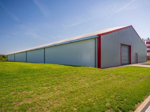 Erreurs-à-éviter-construction-chapiteau-industriel